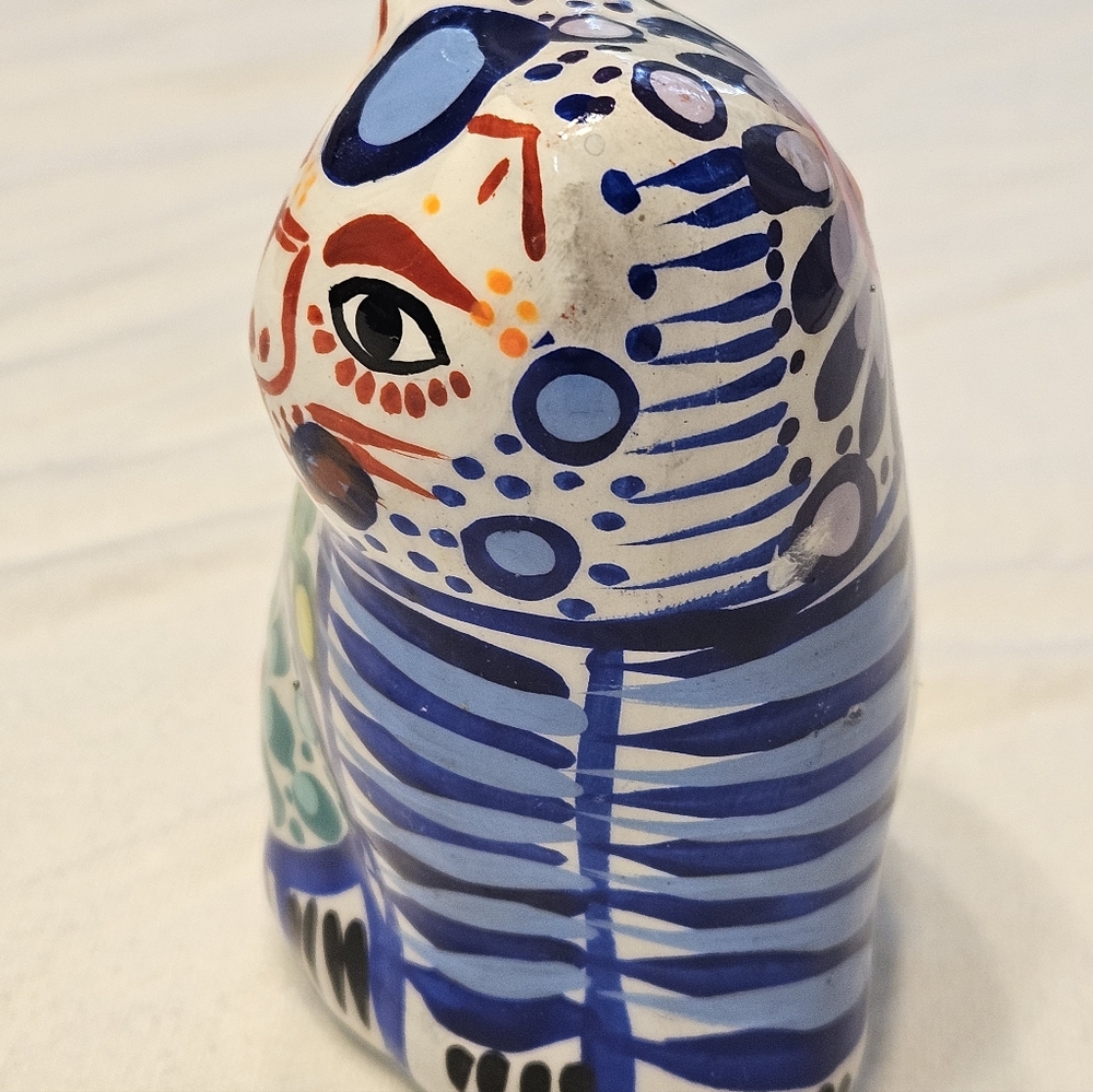 Mexican Folk Art Colorful Ceramic Cat Figurine. - Picture 4 of 7